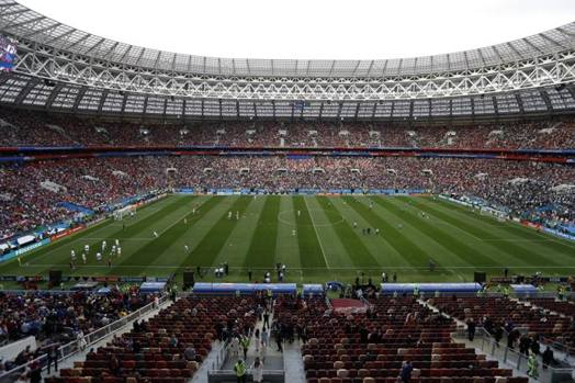 Il colpo d&#39;occhio dello stadio Luzhniki di Mosca, teatro della prima partita di Russia 2018. AP